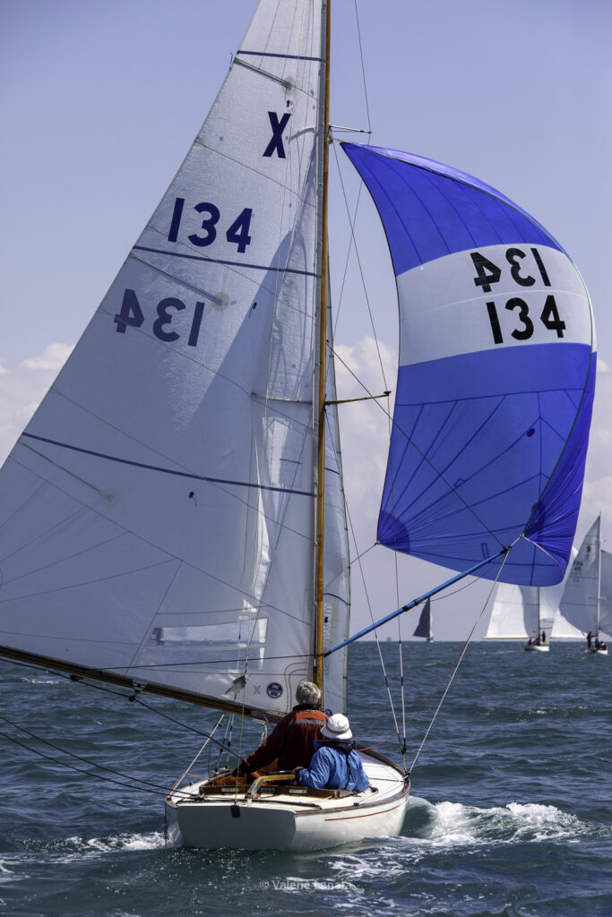 Sur le plan d'eau de Noirmoutier, s'est déroulé du 01 au 03 aout 2025 la régate Noirmoutier Classic. La régate regourpe une flotte de grands cloassiques dont Les 4 Pen Duick, et de nombreuses unités du YCC, ainsi qu'une flotte de métrique (8mJI, 6mJI, 5.5MJ), Requin, Dragon et petits classiques.