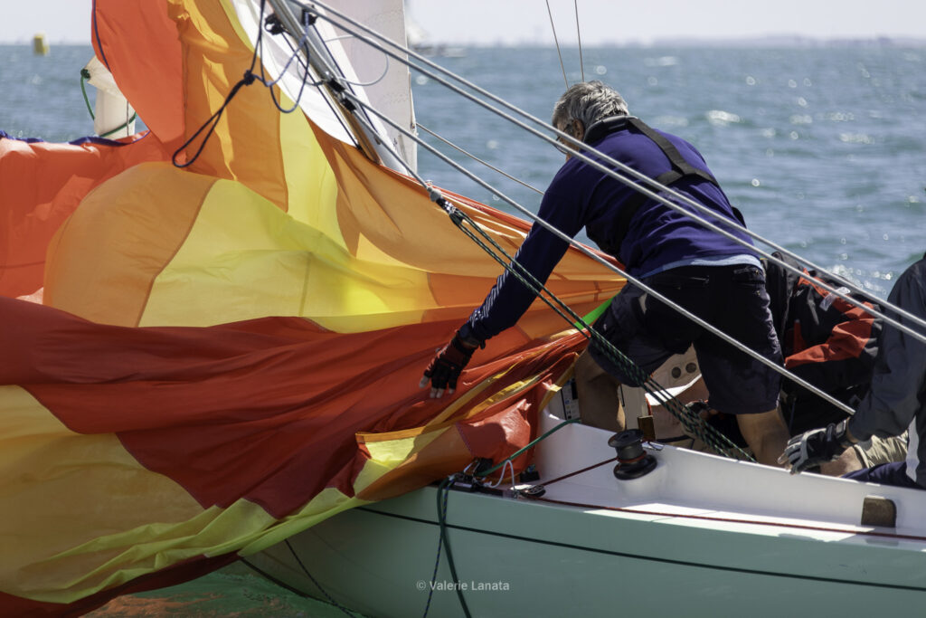 Sur le plan d'eau de Noirmoutier, s'est déroulé du 01 au 03 aout 2025 la régate Noirmoutier Classic. La régate regourpe une flotte de grands cloassiques dont Les 4 Pen Duick, et de nombreuses unités du YCC, ainsi qu'une flotte de métrique (8mJI, 6mJI, 5.5MJ), Requin, Dragon et petits classiques.